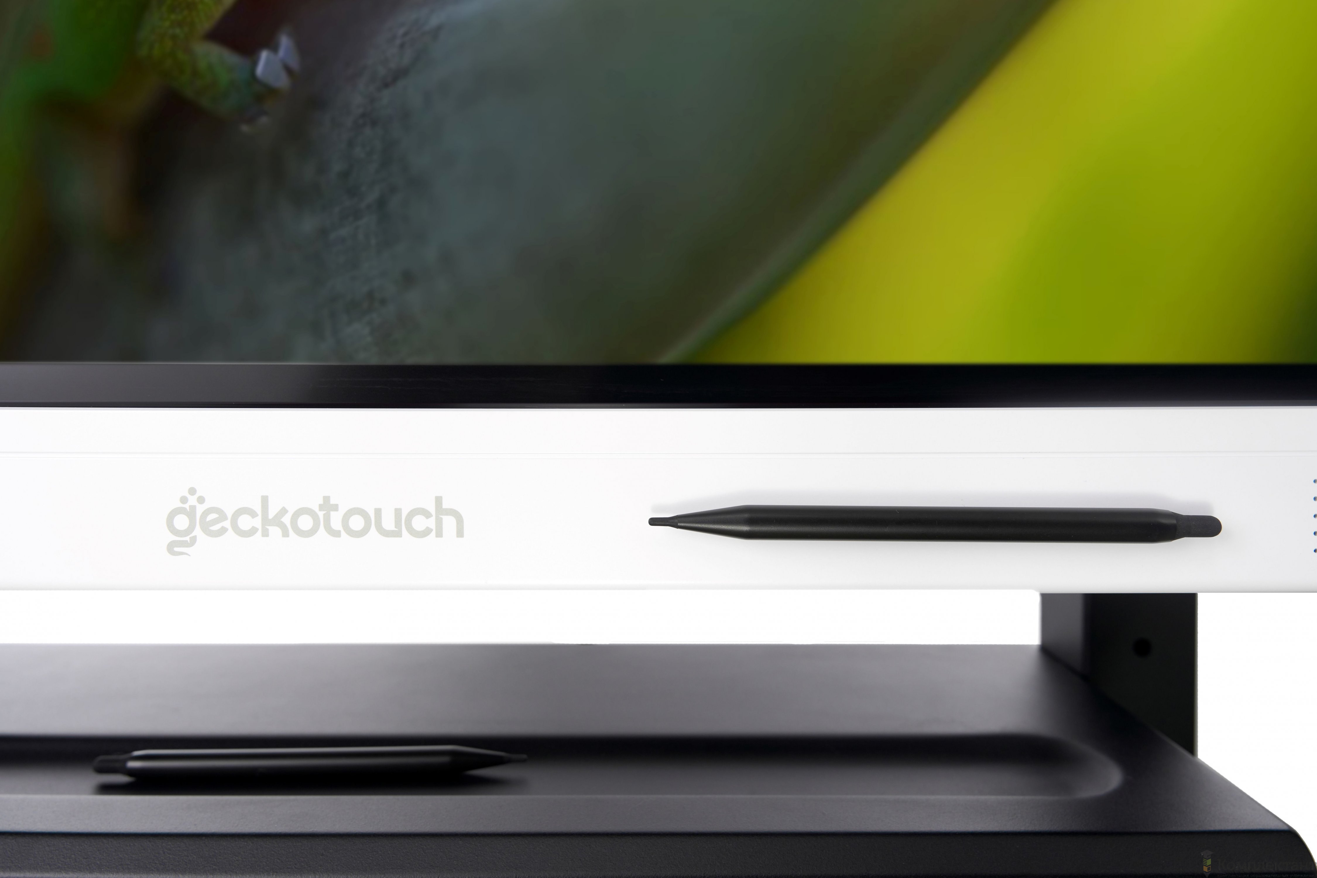 Интерактивная панель для школы Минпромторг Geckotouch 75RK + OPS 555 (Core i5 10 поколения, Win 10, 6 ядер, 12 потоков )